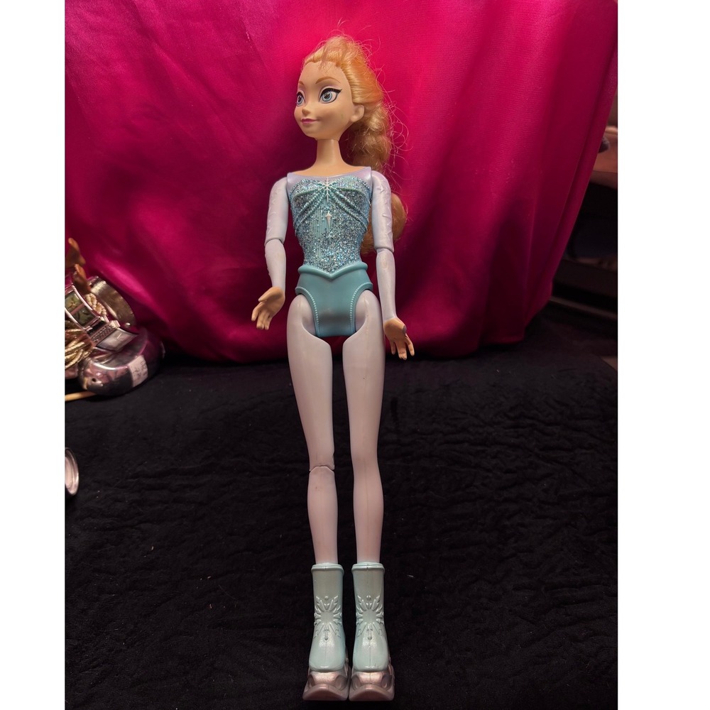 Disney Frozen Elsa Ice Skating Doll Blue Glitter Bodice Snowflake Skates Fair